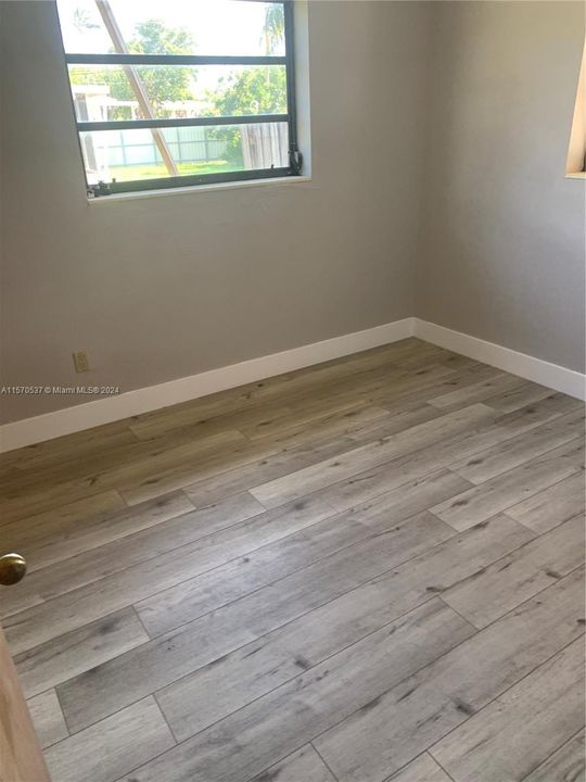Active With Contract: $3,400 (3 beds, 2 baths, 1462 Square Feet)