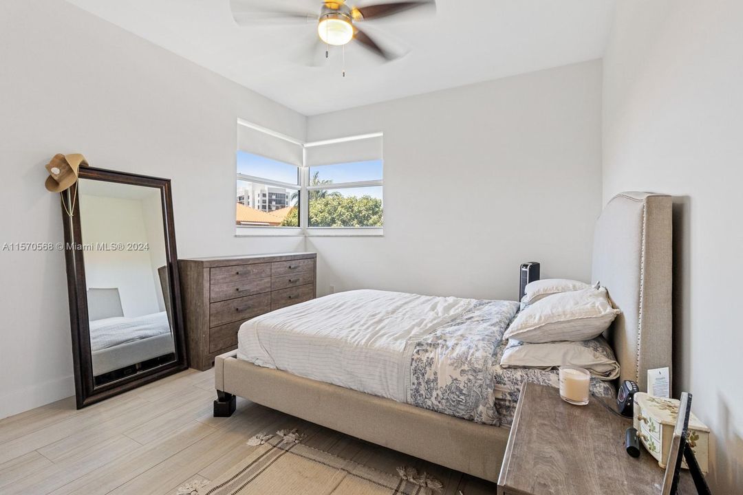 Active With Contract: $5,300 (2 beds, 2 baths, 1450 Square Feet)