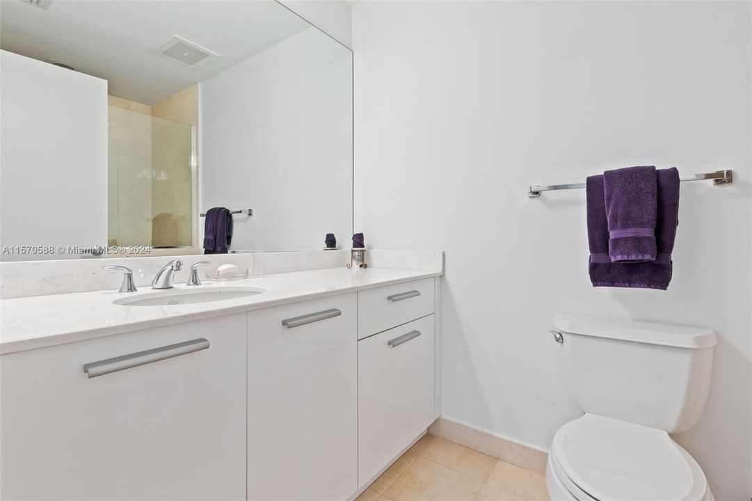 For Sale: $680,000 (2 beds, 2 baths, 1088 Square Feet)
