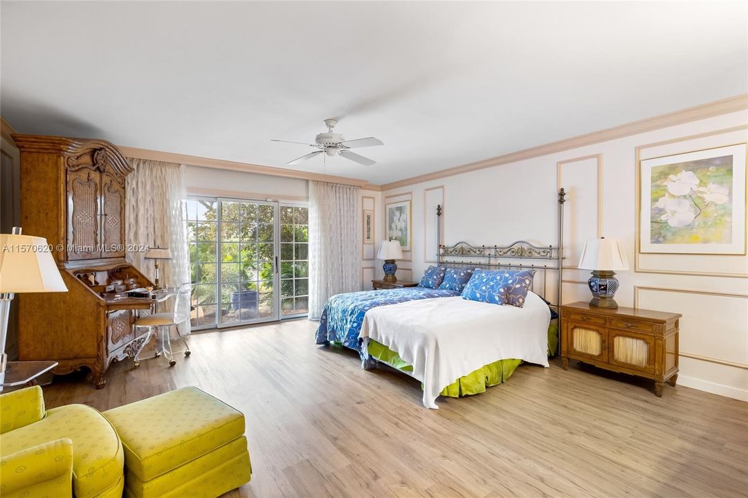 Active With Contract: $2,700,000 (3 beds, 3 baths, 2720 Square Feet)