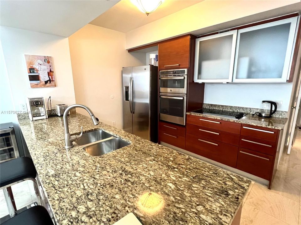 For Rent: $6,800 (2 beds, 2 baths, 1554 Square Feet)