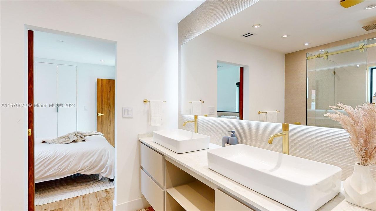 Недавно арендовано: $18,500 (5 спален, 5 ванн, 2734 Квадратных фут)