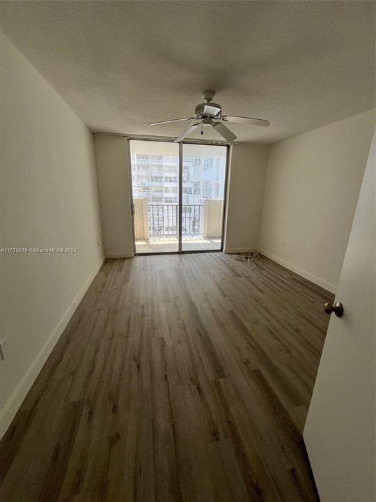 For Rent: $1,900 (1 beds, 1 baths, 775 Square Feet)
