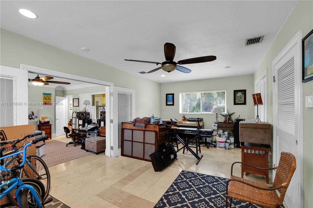 For Sale: $839,500 (3 beds, 3 baths, 2296 Square Feet)