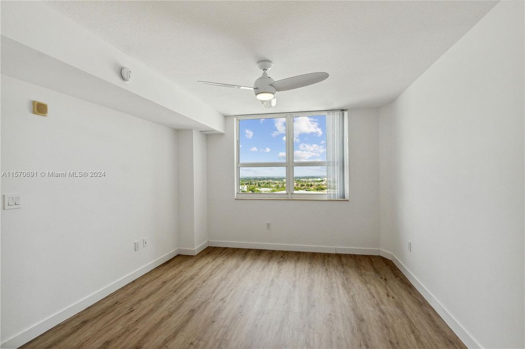 Active With Contract: $3,050 (2 beds, 2 baths, 1175 Square Feet)
