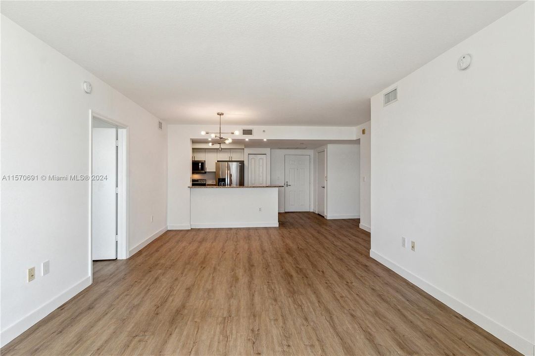 Active With Contract: $3,050 (2 beds, 2 baths, 1175 Square Feet)