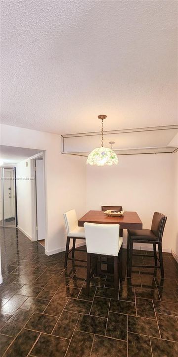 For Sale: $134,900 (2 beds, 2 baths, 950 Square Feet)