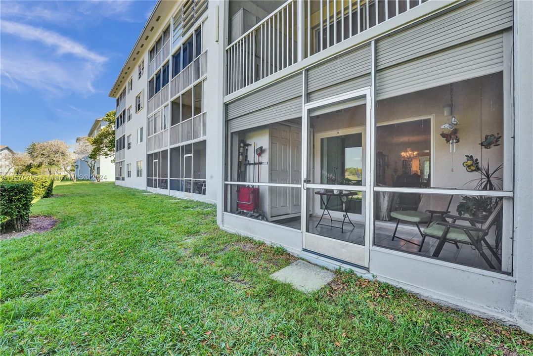 For Sale: $298,000 (2 beds, 2 baths, 1351 Square Feet)