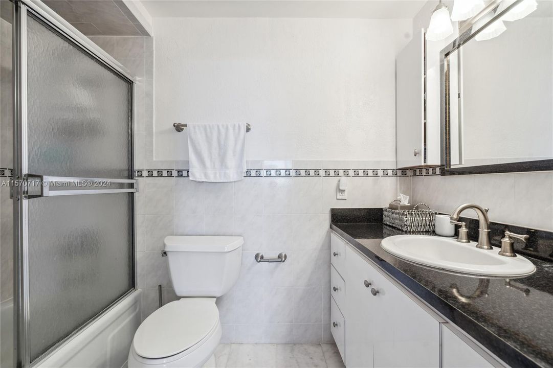 For Sale: $359,000 (2 beds, 2 baths, 1450 Square Feet)