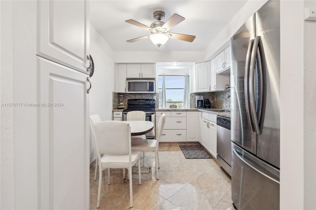 Active With Contract: $359,000 (2 beds, 2 baths, 1450 Square Feet)