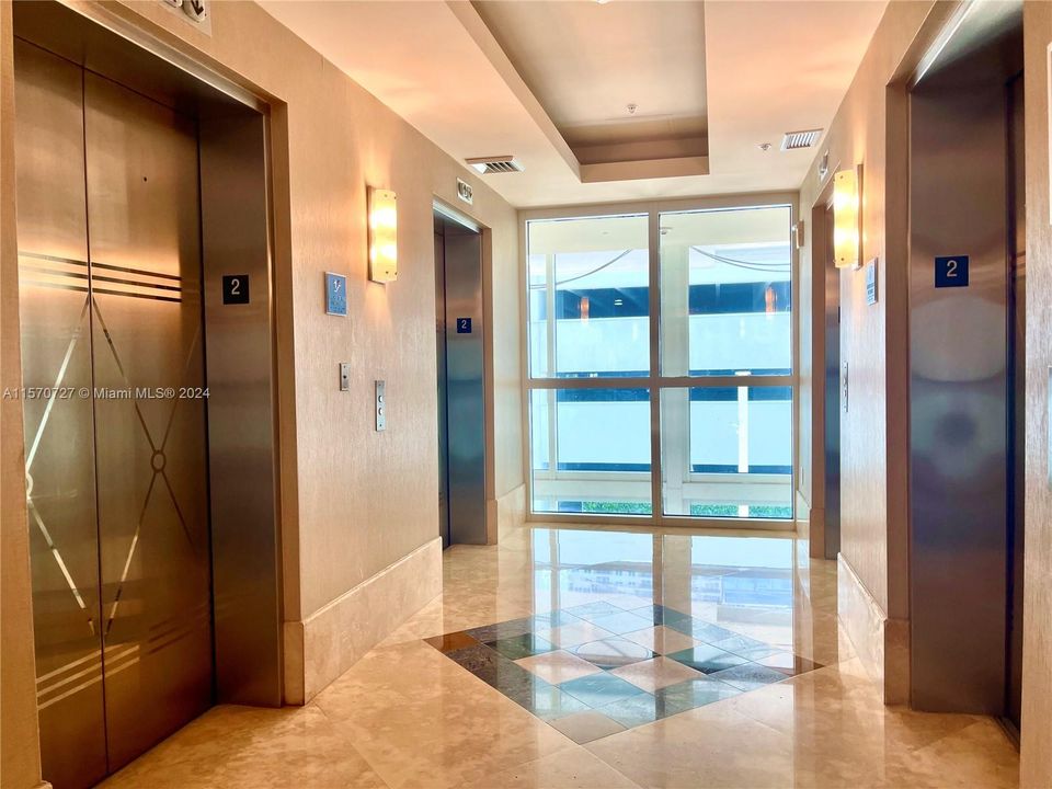 Recently Rented: $2,600 (1 beds, 1 baths, 821 Square Feet)