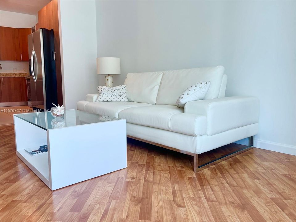 Recently Rented: $2,600 (1 beds, 1 baths, 821 Square Feet)