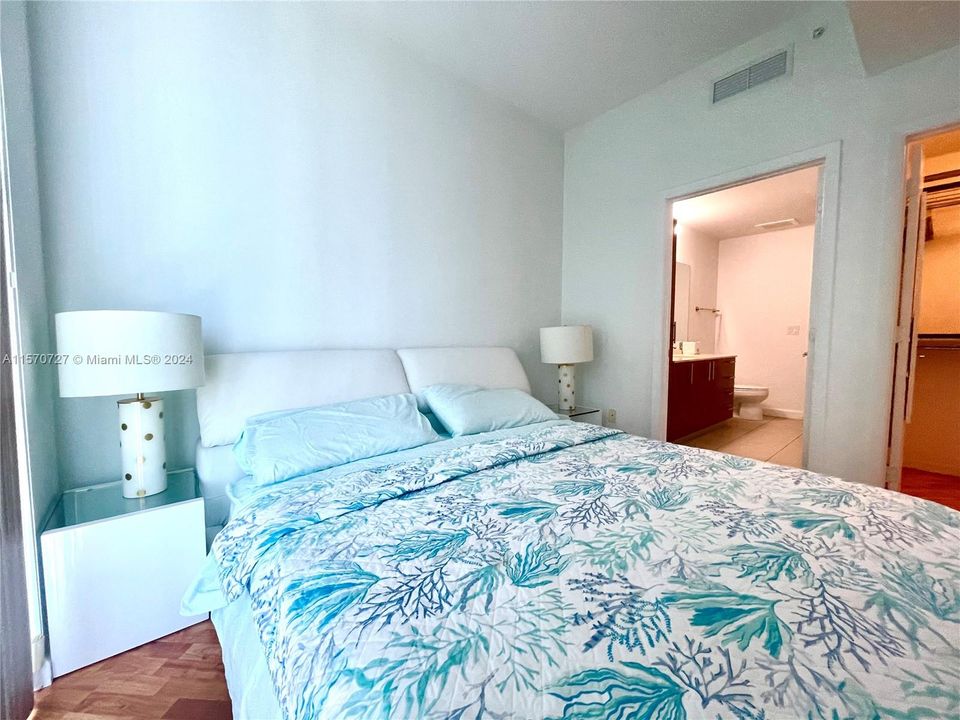 Recently Rented: $2,600 (1 beds, 1 baths, 821 Square Feet)