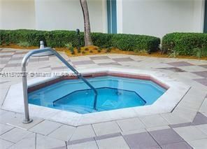 Recently Rented: $2,600 (1 beds, 1 baths, 821 Square Feet)