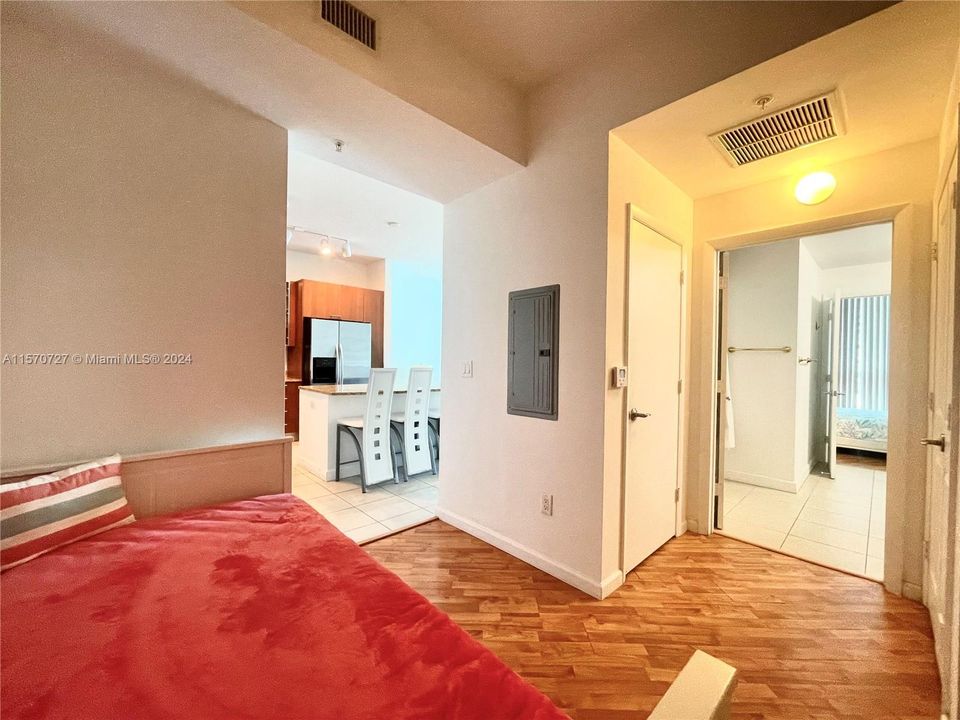 Recently Rented: $2,600 (1 beds, 1 baths, 821 Square Feet)