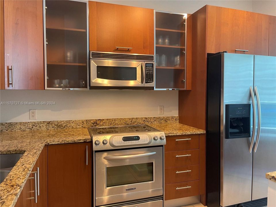 Recently Rented: $2,600 (1 beds, 1 baths, 821 Square Feet)