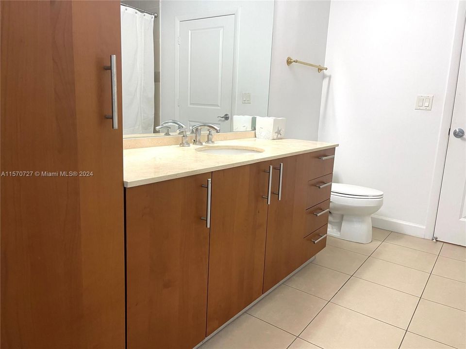 Recently Rented: $2,600 (1 beds, 1 baths, 821 Square Feet)