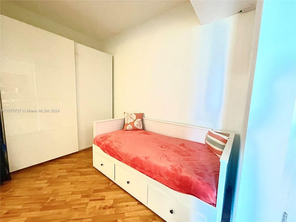 Recently Rented: $2,600 (1 beds, 1 baths, 821 Square Feet)