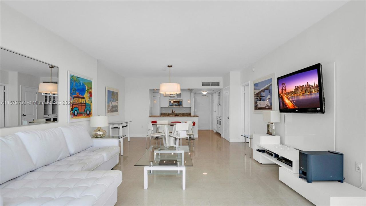 For Sale: $859,000 (1 beds, 1 baths, 896 Square Feet)