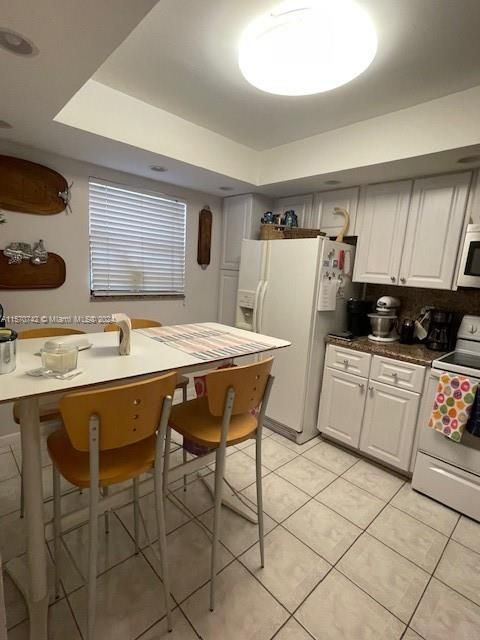 For Sale: $315,900 (2 beds, 2 baths, 1292 Square Feet)