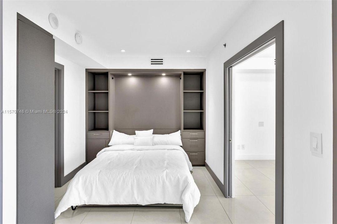 THIS SHOWS THE OPEN MURPHY BED WAITING FOR YOUR GUESTS TO ARRIVE!