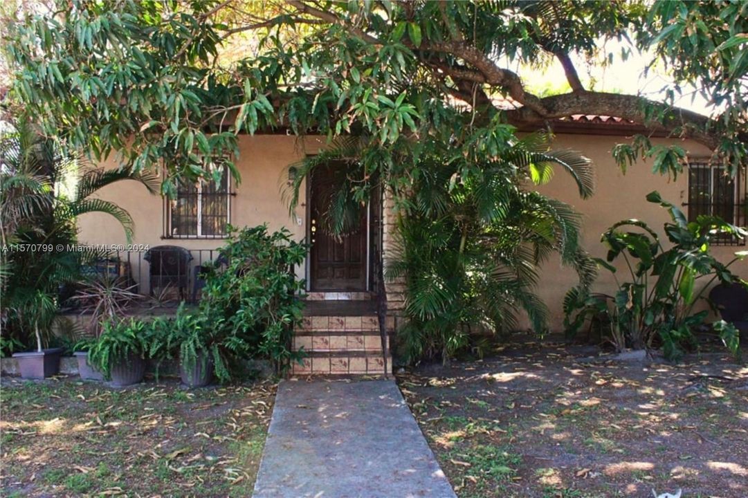 For Sale: $530,000 (3 beds, 1 baths, 1013 Square Feet)