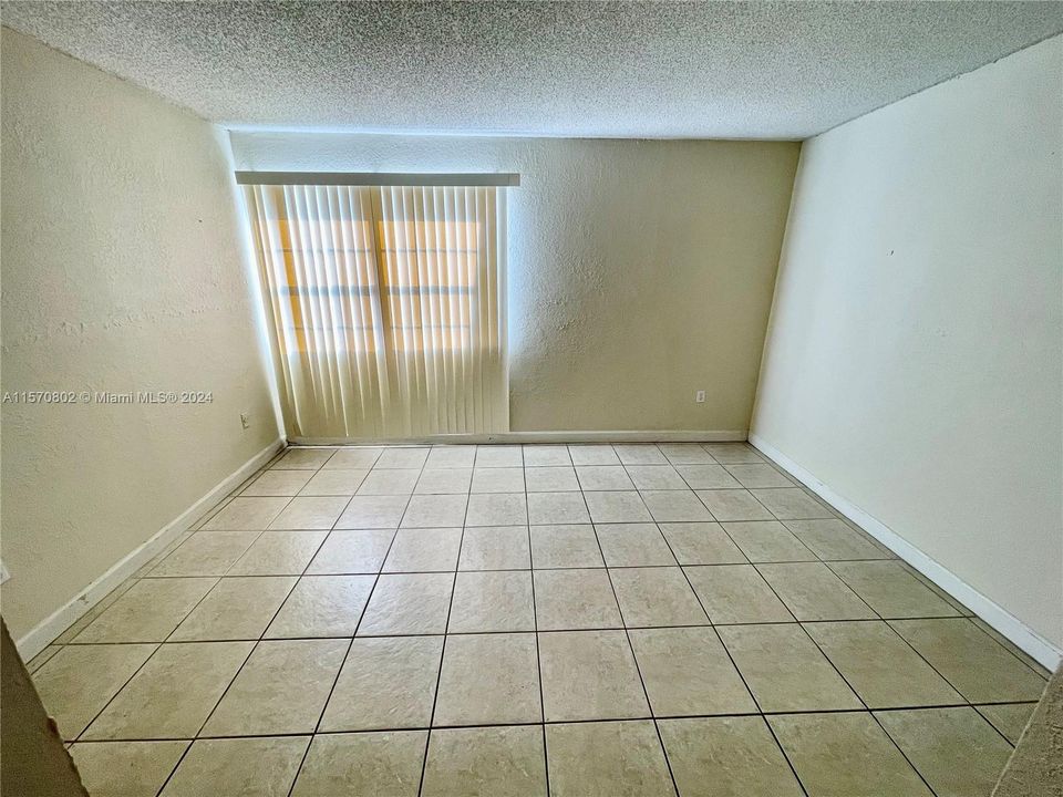 Active With Contract: $2,200 (2 beds, 1 baths, 1350 Square Feet)