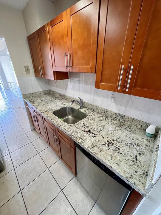 Active With Contract: $2,200 (2 beds, 1 baths, 1350 Square Feet)