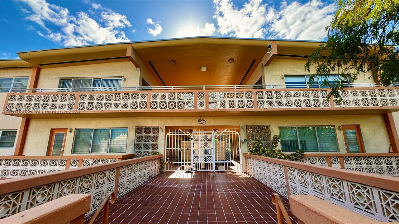 En Venta: $169,995 (0 camas, 1 baños, 380 Pies cuadrados)