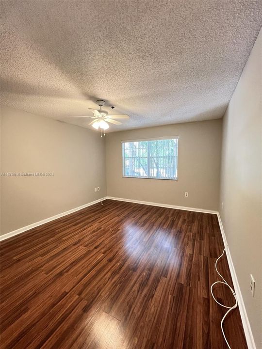 For Rent: $2,500 (2 beds, 2 baths, 997 Square Feet)
