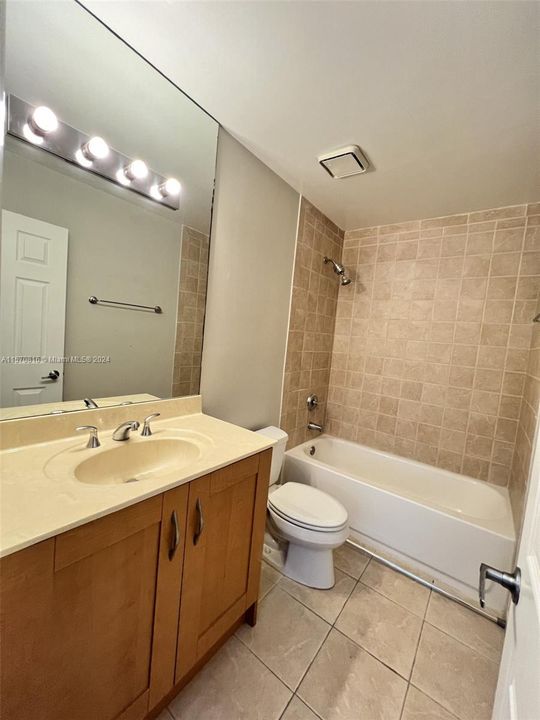 最近租的: $2,500 (2 贝兹, 2 浴室, 997 平方英尺)