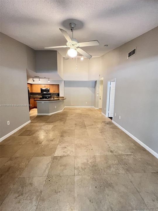 For Rent: $2,500 (2 beds, 2 baths, 997 Square Feet)