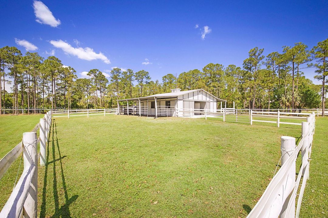 For Sale: $1,200,000 (3 beds, 2 baths, 2295 Square Feet)