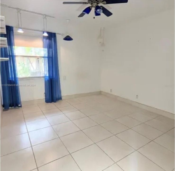 For Sale: $149,000 (2 beds, 2 baths, 1010 Square Feet)