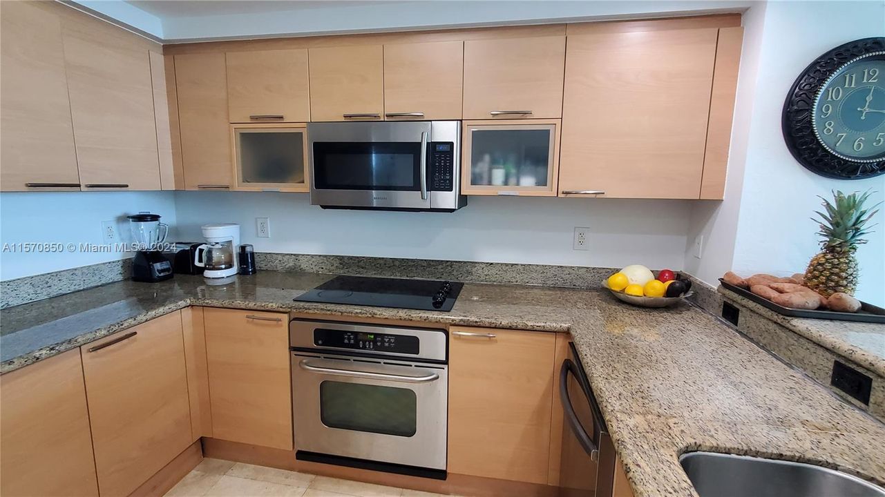 For Rent: $3,350 (2 beds, 2 baths, 1603 Square Feet)