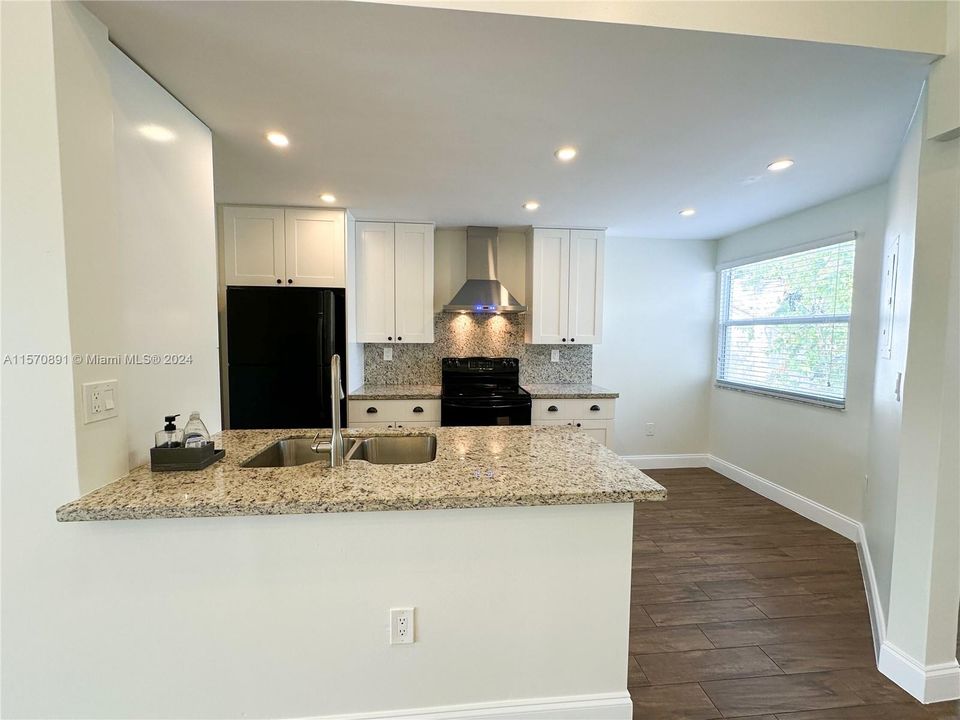 For Rent: $2,750 (2 beds, 2 baths, 1128 Square Feet)