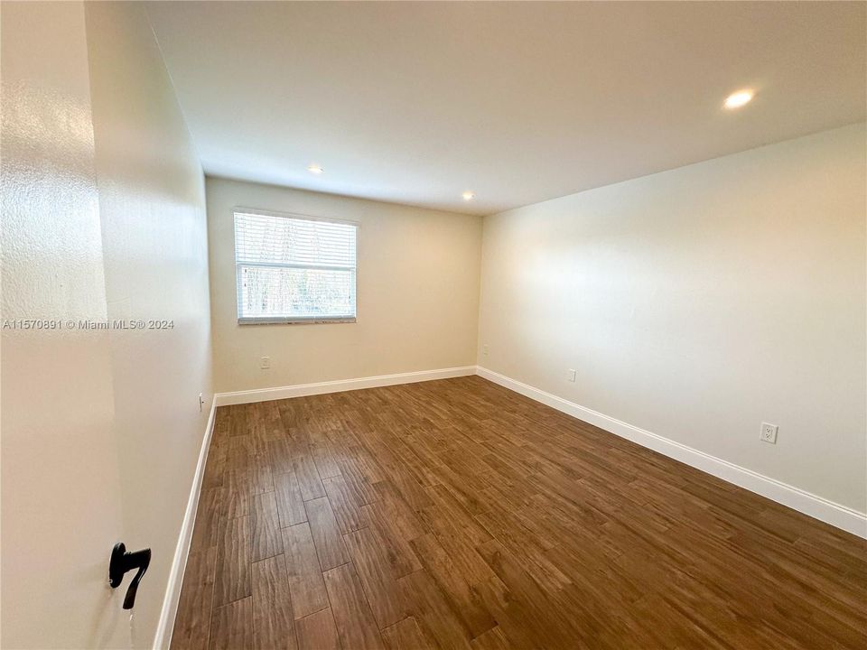 For Rent: $2,750 (2 beds, 2 baths, 1128 Square Feet)