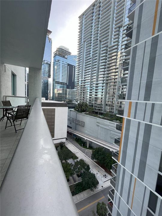 For Sale: $500,000 (1 beds, 1 baths, 860 Square Feet)