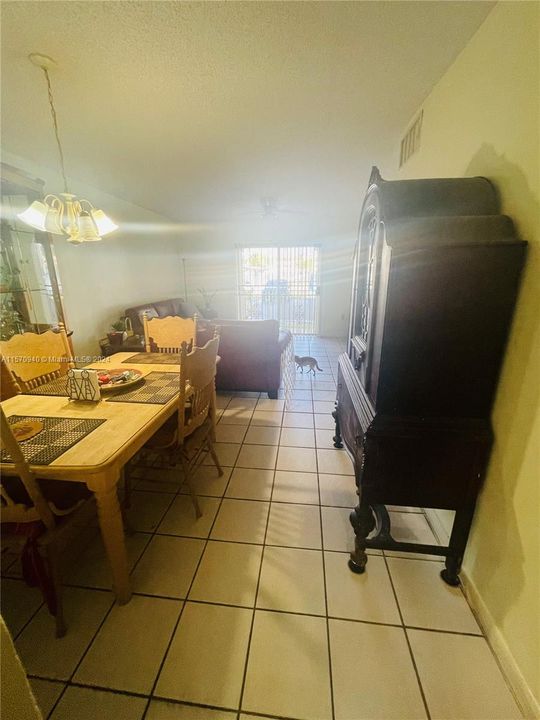 For Sale: $195,000 (2 beds, 2 baths, 840 Square Feet)