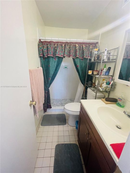 待售: $195,000 (2 贝兹, 2 浴室, 840 平方英尺)