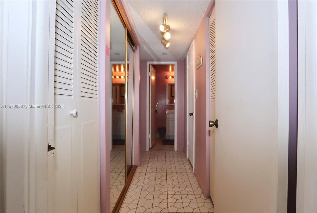 For Sale: $329,000 (2 beds, 2 baths, 1466 Square Feet)