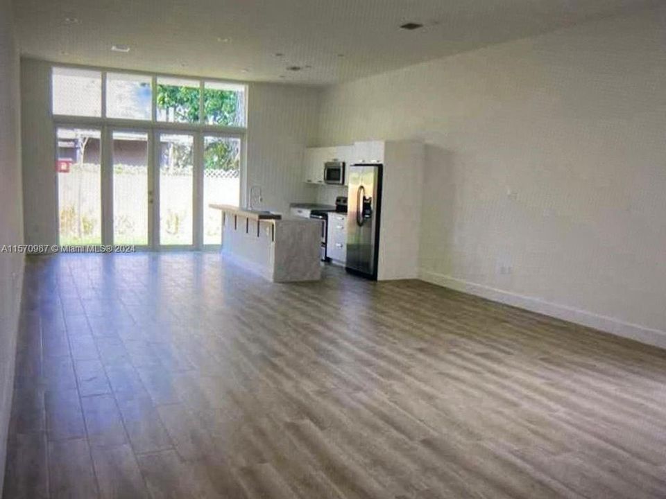 For Rent: $5,600 (3 beds, 2 baths, 1708 Square Feet)