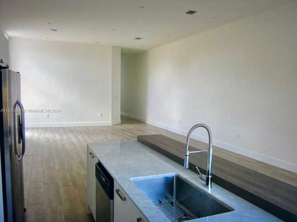 For Rent: $5,600 (3 beds, 2 baths, 1708 Square Feet)