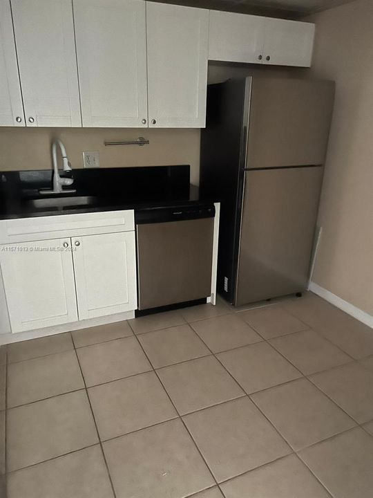For Rent: $1,900 (2 beds, 2 baths, 1133 Square Feet)
