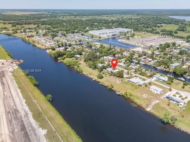 1014 E Anchor LNMoore Haven, FL 33471 - Caloosahatchee River - Intercoastal Waterway