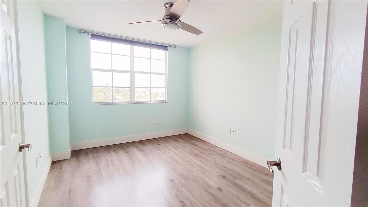 For Rent: $2,500 (2 beds, 1 baths, 995 Square Feet)