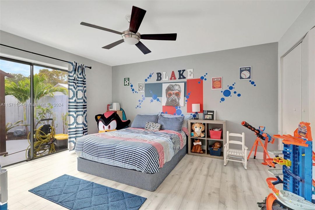 Recently Sold: $373,000 (2 beds, 2 baths, 1350 Square Feet)