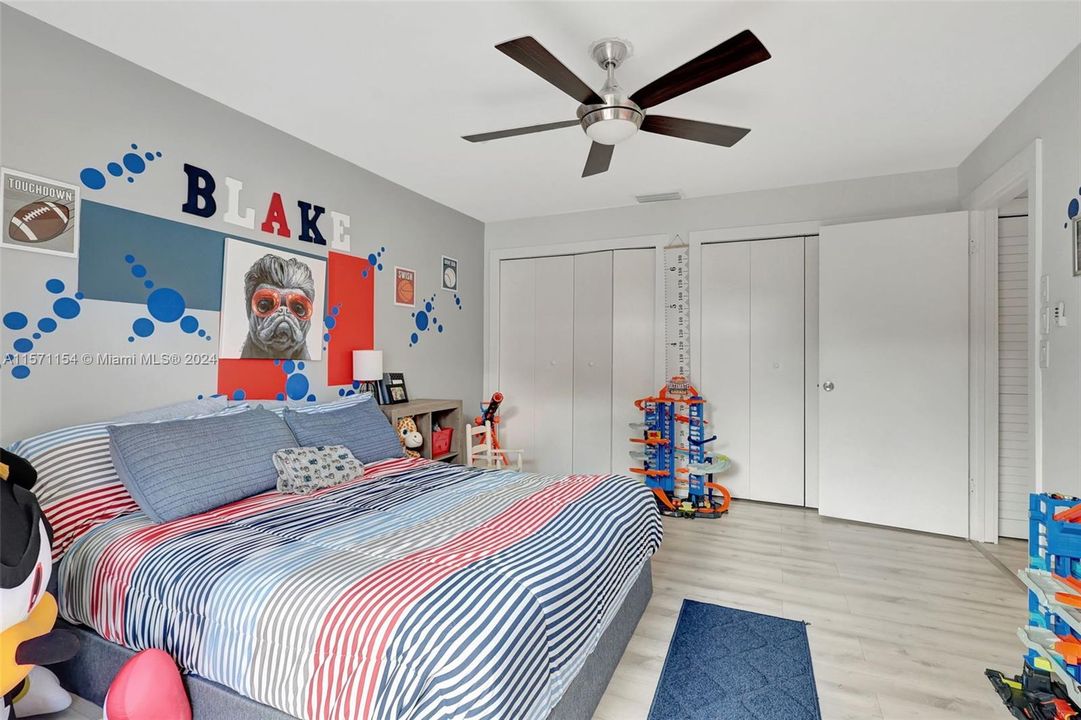 Recently Sold: $373,000 (2 beds, 2 baths, 1350 Square Feet)