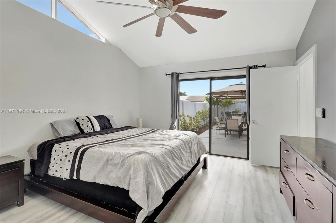 Recently Sold: $373,000 (2 beds, 2 baths, 1350 Square Feet)