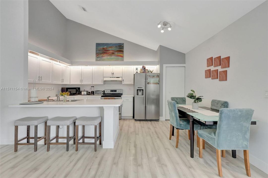 Recently Sold: $373,000 (2 beds, 2 baths, 1350 Square Feet)